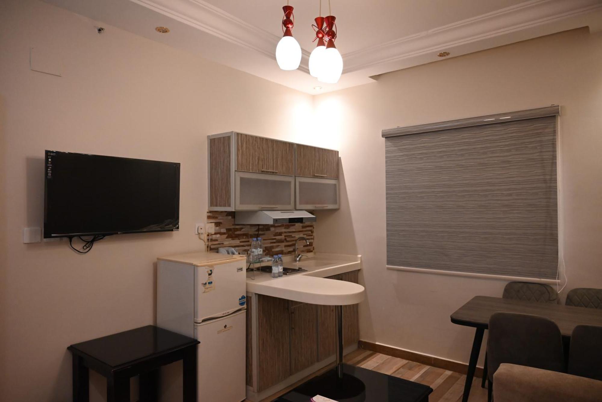 אל-מדינה Saba Ohod For Hotel Suites מראה חיצוני תמונה