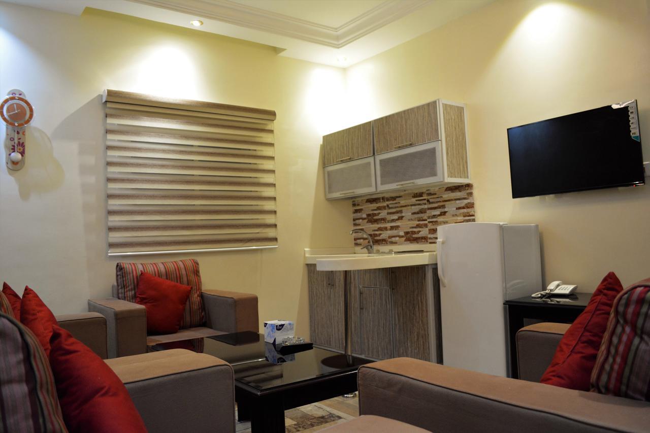 אל-מדינה Saba Ohod For Hotel Suites מראה חיצוני תמונה